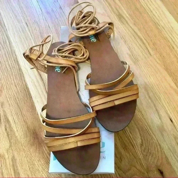 PLUME by Faryl Robin Mason Woven Lace Sandal - Picture 2 of 5